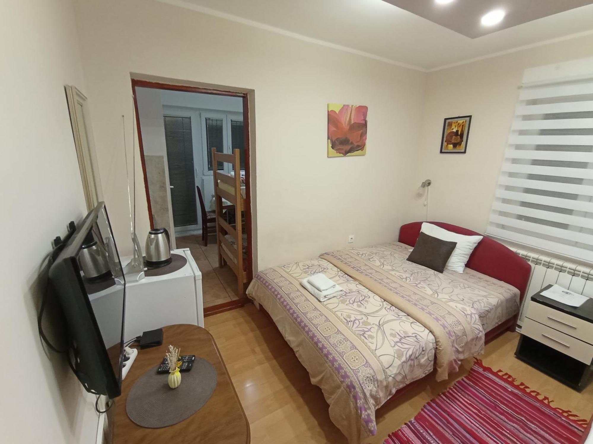 Apartments & Rooms -Mdl Lazic Белград Екстериор снимка