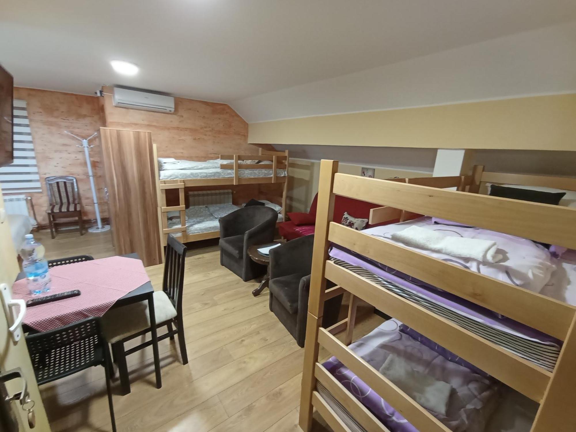 Apartments & Rooms -Mdl Lazic Белград Екстериор снимка