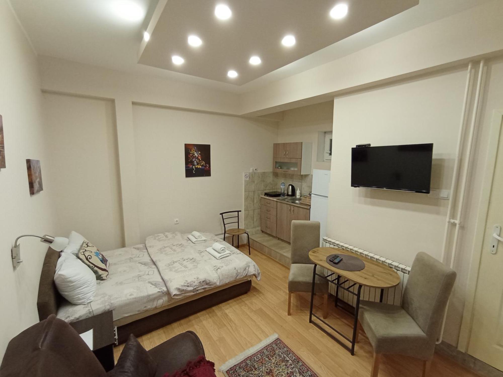 Apartments & Rooms -Mdl Lazic Белград Екстериор снимка