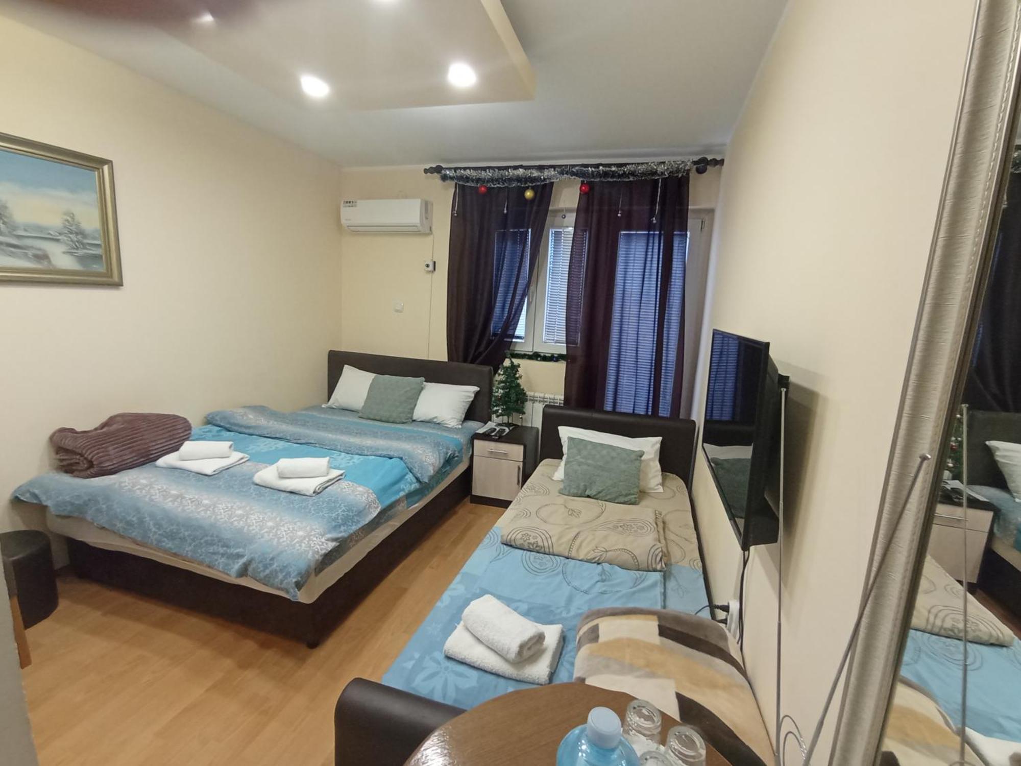 Apartments & Rooms -Mdl Lazic Белград Екстериор снимка