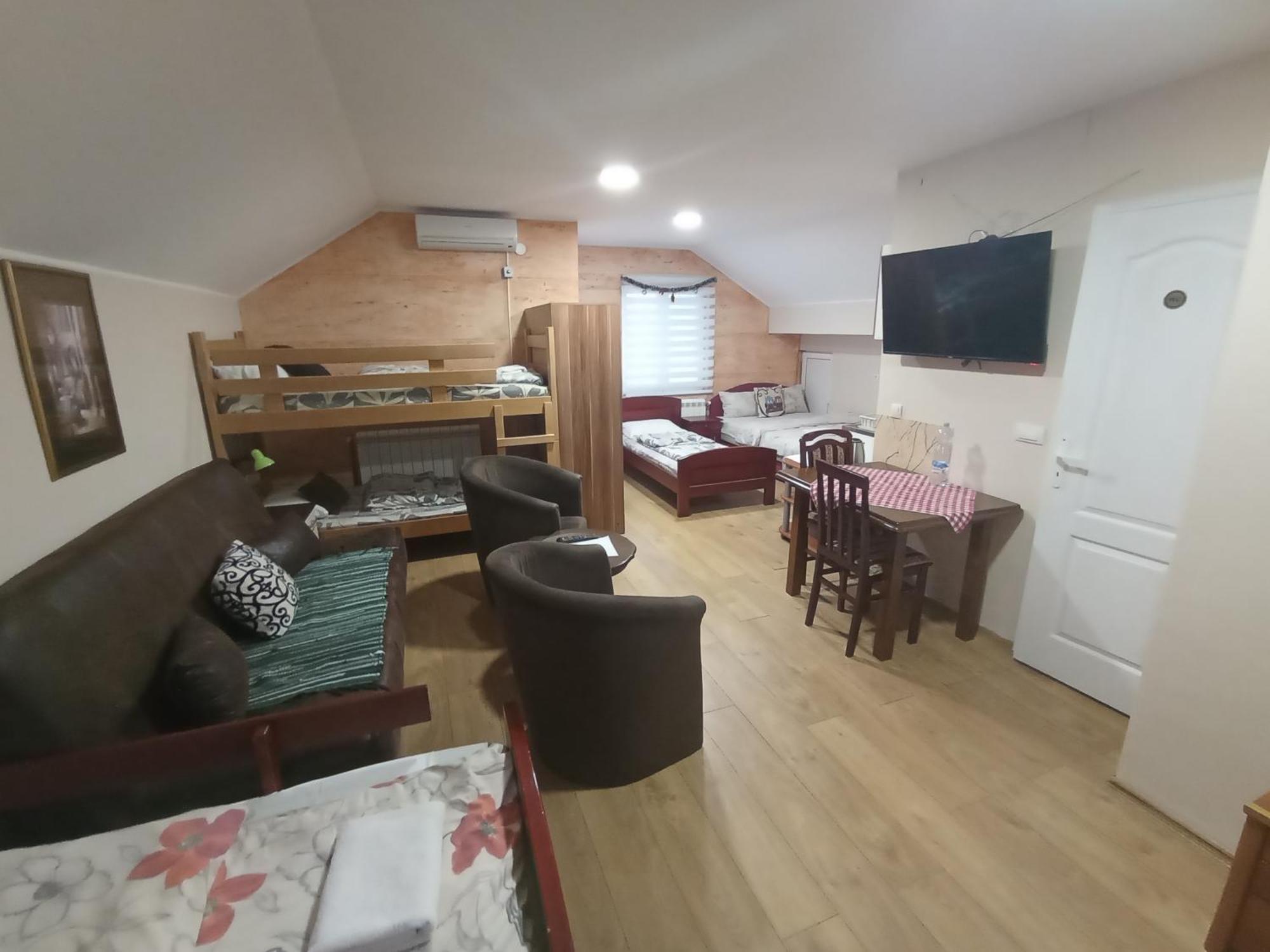 Apartments & Rooms -Mdl Lazic Белград Екстериор снимка