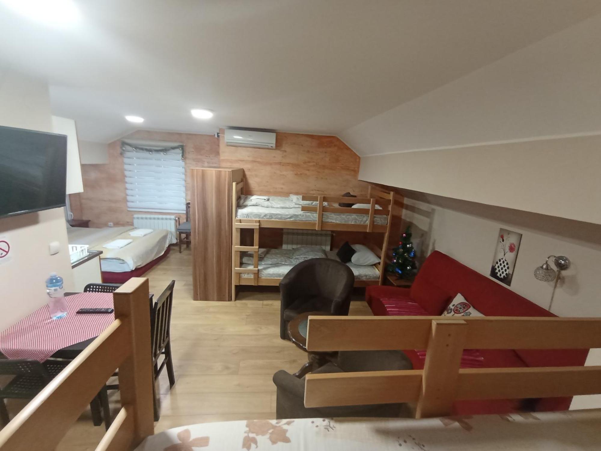 Apartments & Rooms -Mdl Lazic Белград Екстериор снимка