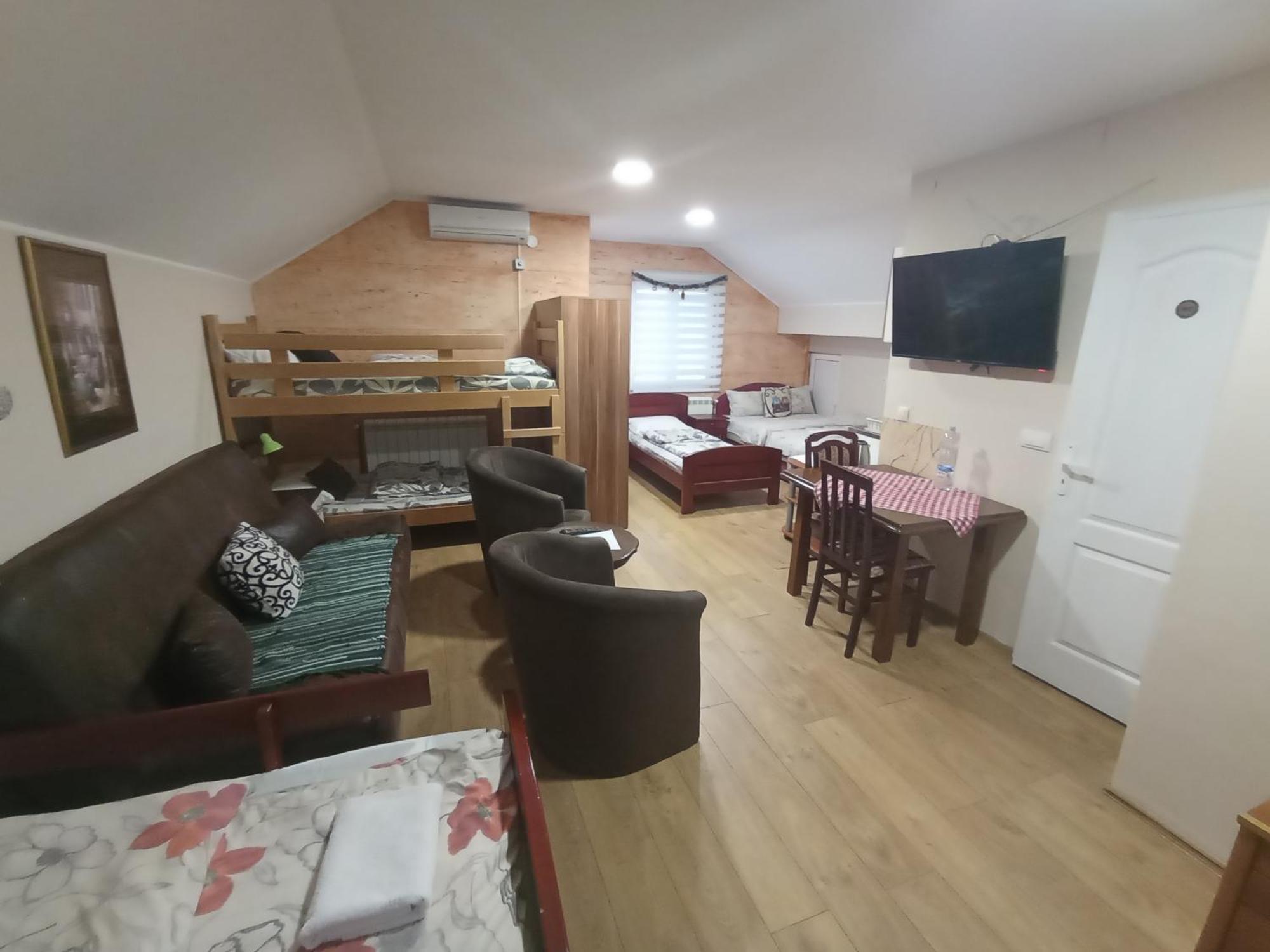 Apartments & Rooms -Mdl Lazic Белград Екстериор снимка