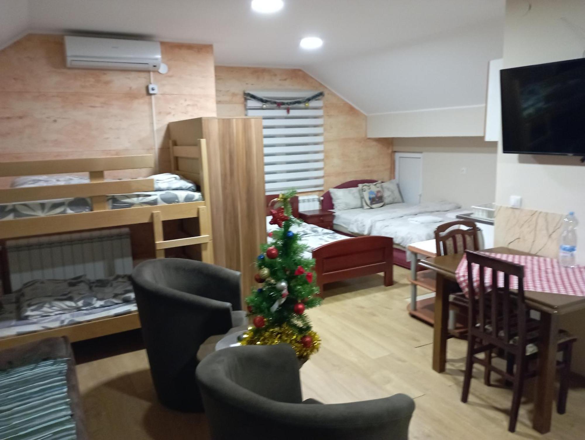 Apartments & Rooms -Mdl Lazic Белград Екстериор снимка